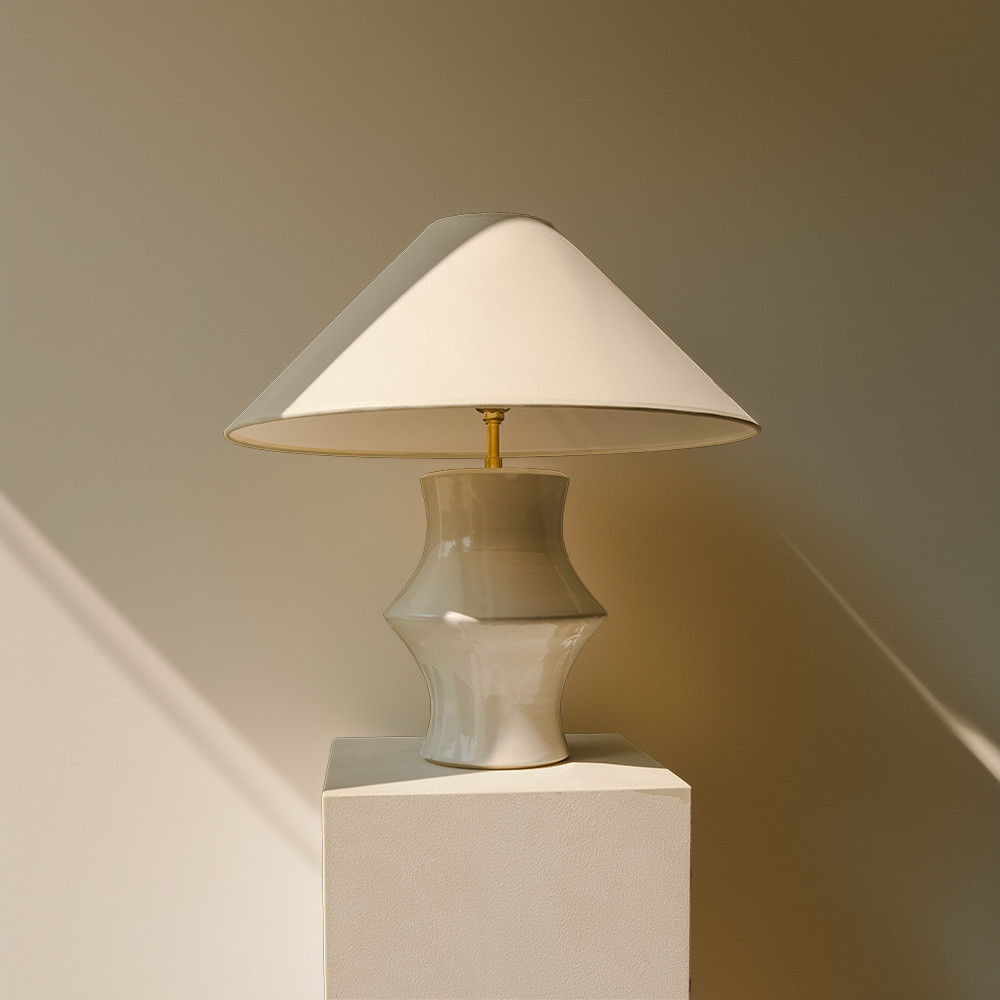 LAMPE SUZANNE by Landy Rakoto
