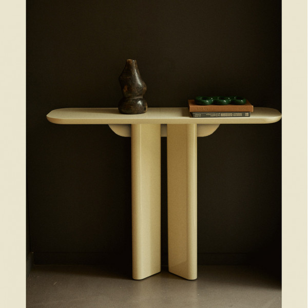 LOU CONSOLE by Gabrielle Paris